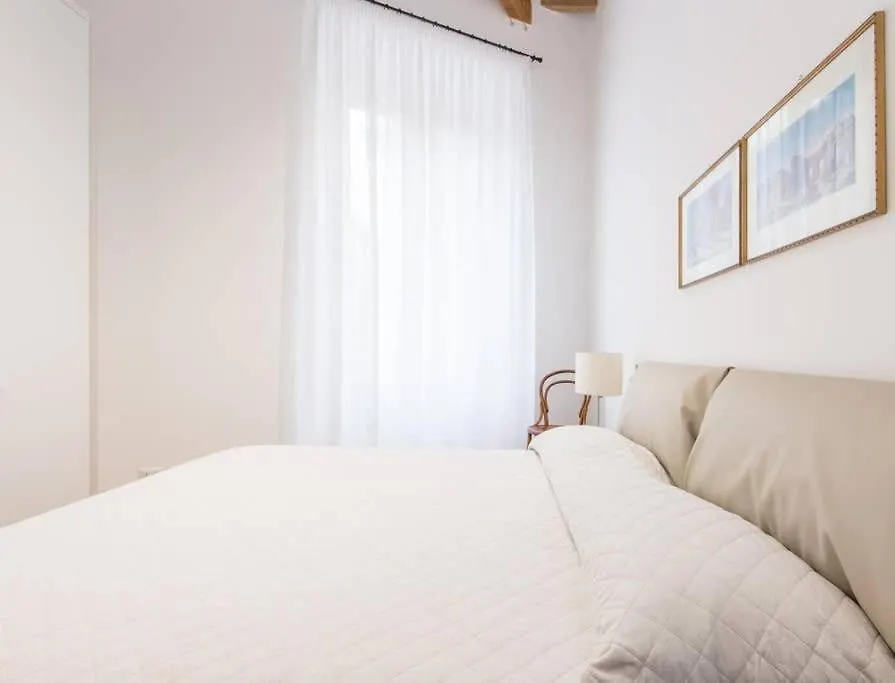 Trastevere Luxury Bright Apartment Rome