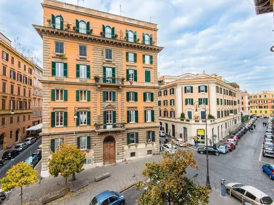 Trastevere Luxury Bright Apartment Rome